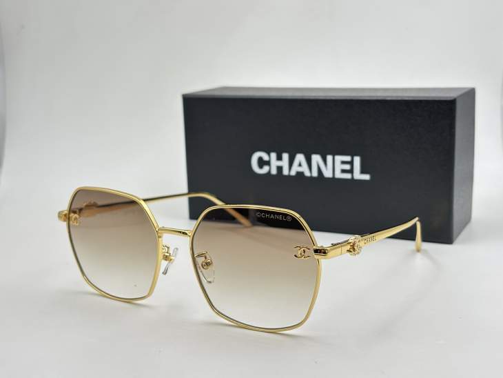 Picture of Chanel Sunglasses _SKUfw76988629fw
